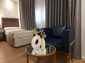 Superior Room | Individually decorated, free WiFi - Hotel Internacional (Buenos Aires)