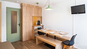 Apartamento, 1 habitación | Tabla de planchar con plancha, cunas (de pago), ropa de cama
