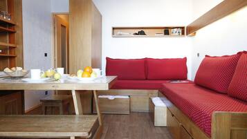 1 chambre, fer et planche à repasser, lits bébé (en supplément)