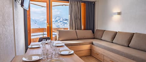 Apartment, 1 Bedroom | Iron/ironing board, cribs/infant beds, bed sheets