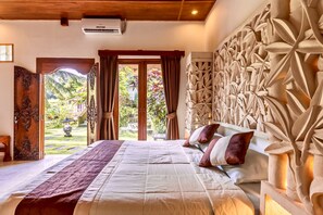 Classic Double Room, 1 King Bed | Minibar, in-room safe, individually decorated, individually furnished - Hotel Villa Ubud (Ubud)