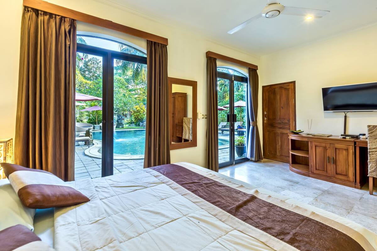 Family Room, 1 Bedroom, Connecting Rooms | Minibar, in-room safe, iron/ironing board, cots/infant beds