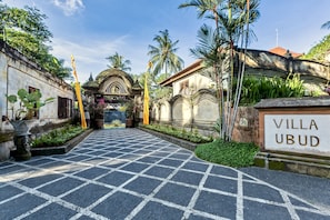 Front of property - Hotel Villa Ubud (Ubud)
