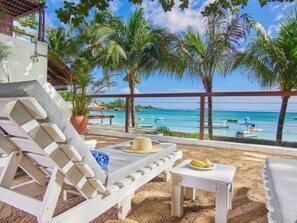 Villa de lujo, 3 habitaciones, vistas al mar, frente a la playa | Vistas desde la habitación
