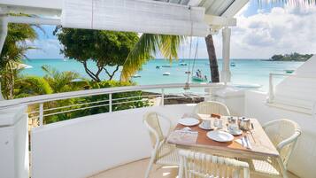 Panoramic-Apartment, 2 Schlafzimmer, Meerblick, Strandnähe | Balkon