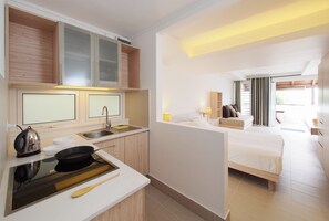 Suite estudio, 1 cama King size, vista al mar, frente al mar | Servicio a la habitación