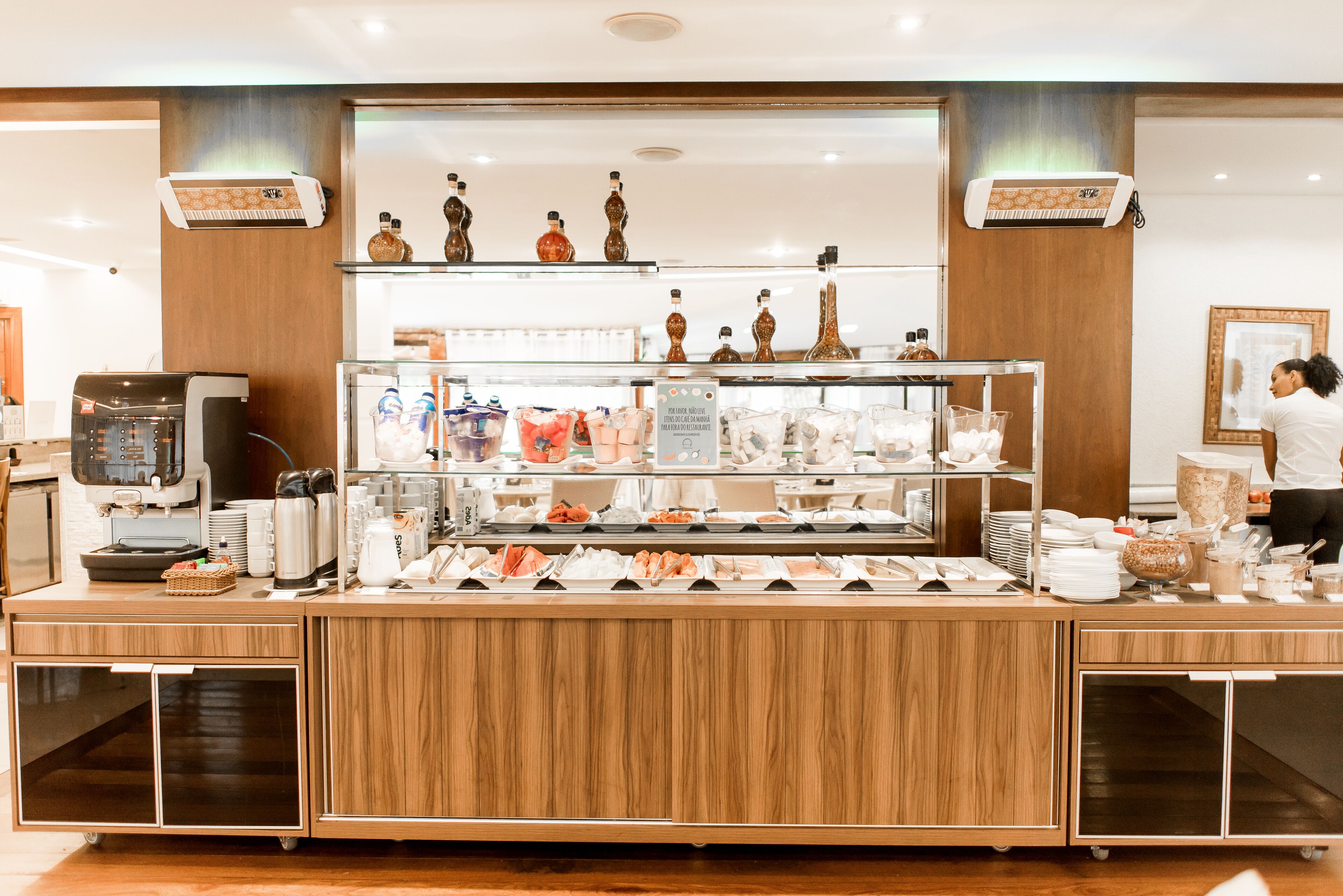 breakfast, lunch and dinner served