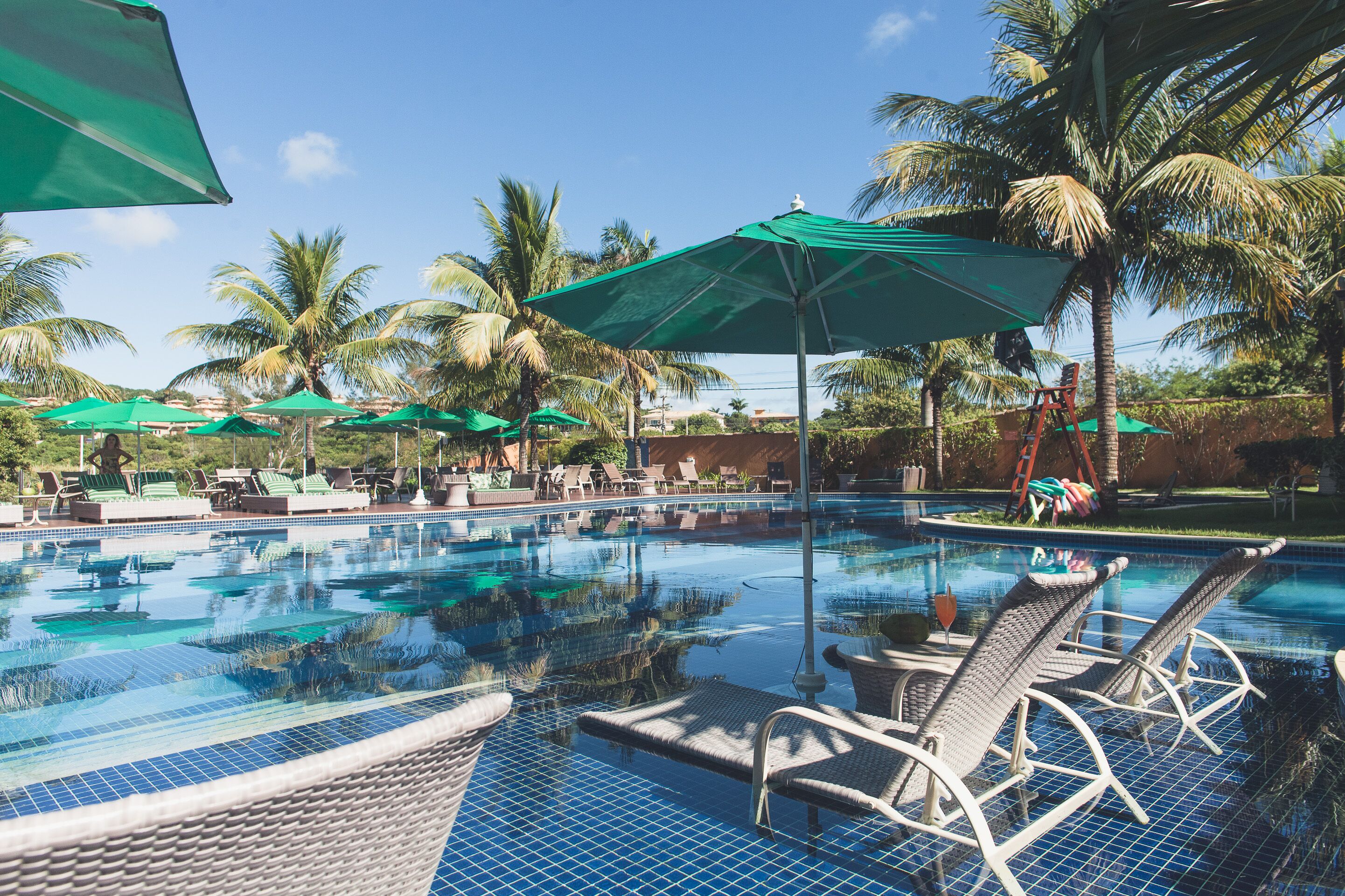 6 outdoor pools, pool umbrellas, pool loungers