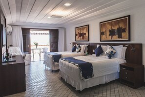 Standard | Frigobar, cofres nos quartos, escrivaninha