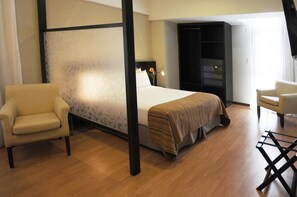 Roba de llit hipoal·lergògena, cobrellits i minibar