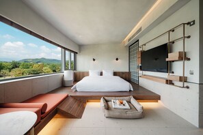 Premium bedding, in-room safe, desk, blackout curtains