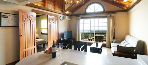 Flat-screen TV - Aewol ParkHill Village (Jeju City)