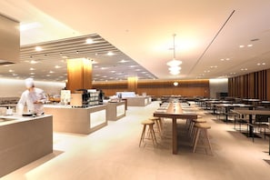3 restaurants, breakfast, lunch, dinner served; Korean cuisine