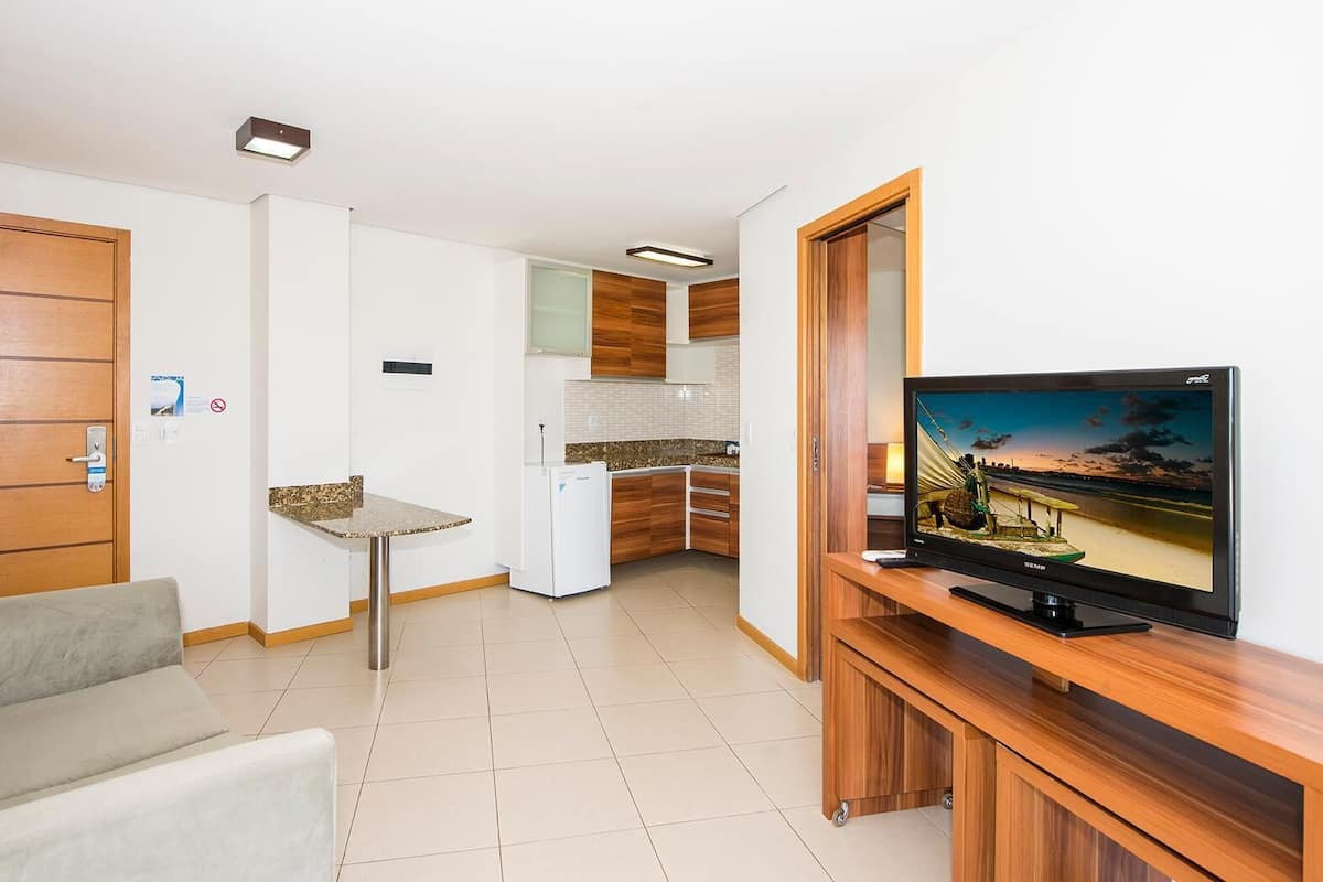 Living room | 32-inch LCD TV with cable channels, TV