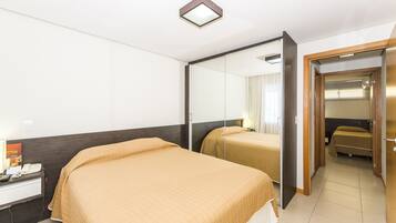 1 quarto, frigobar, cofres nos quartos, berços grátis