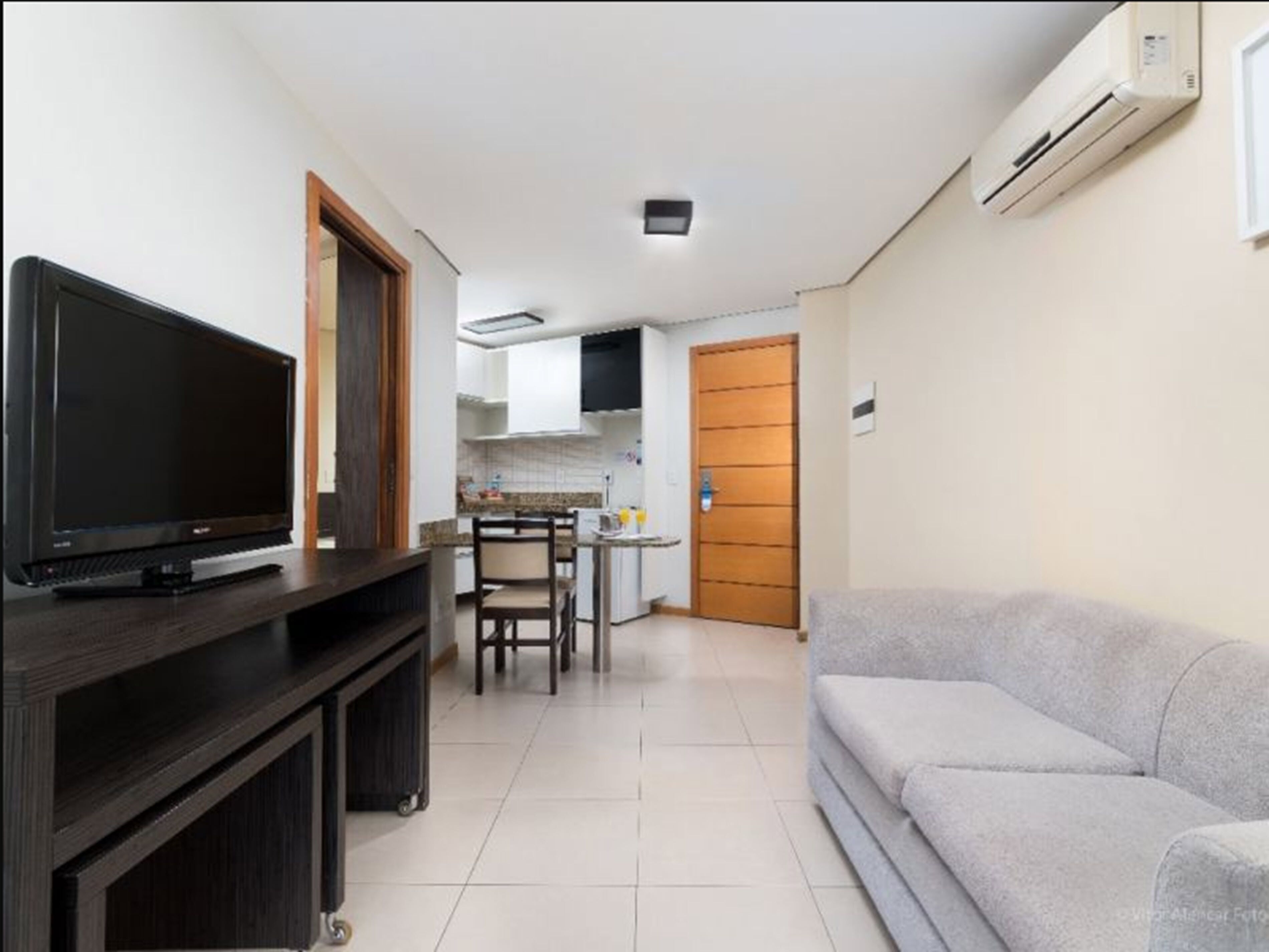 32-inch lcd tv with cable channels, tv