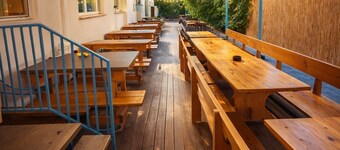 Sunflower Beach Backpacker Hostel