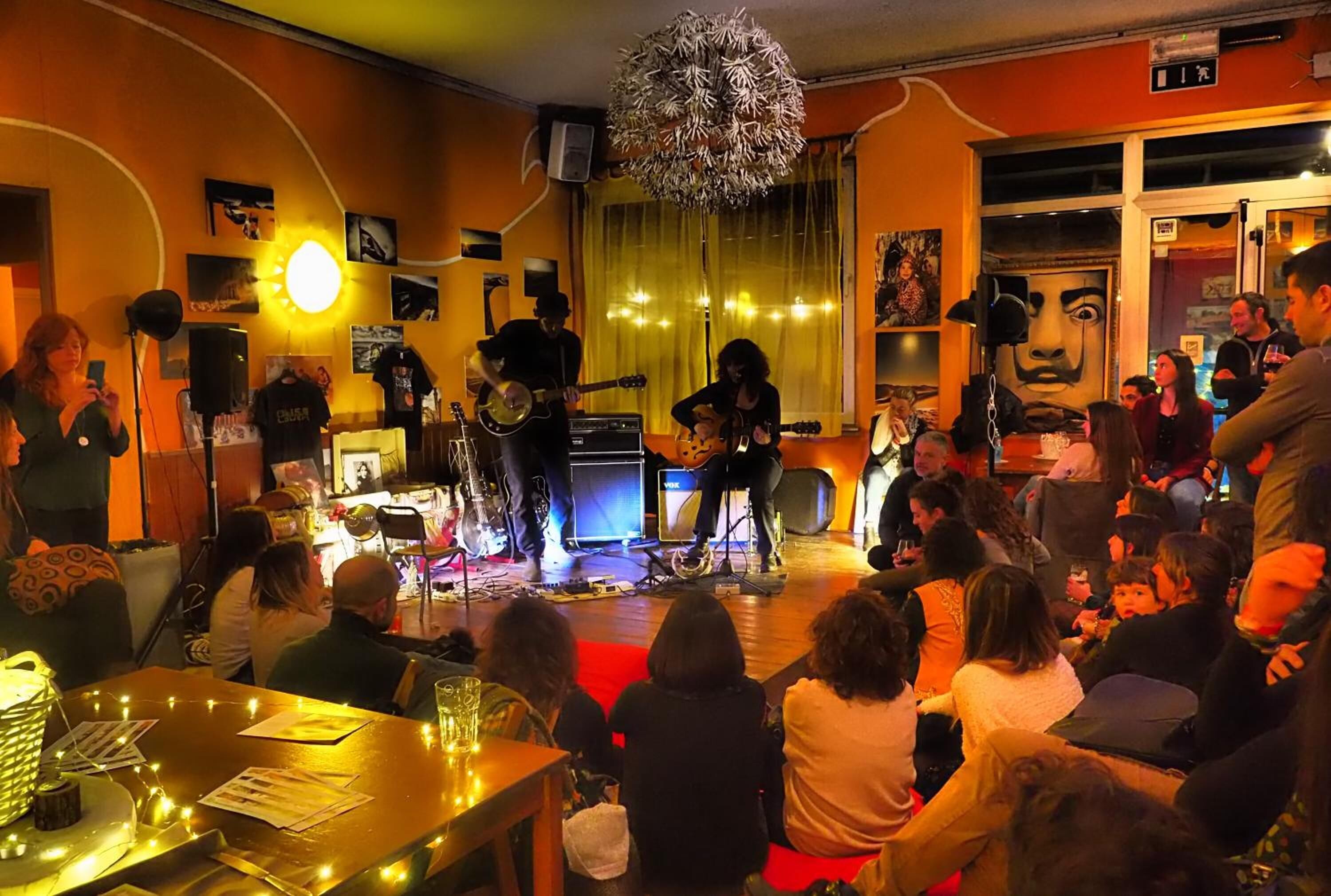 Foto - Sunflower Beach Backpacker Hostel & Bar