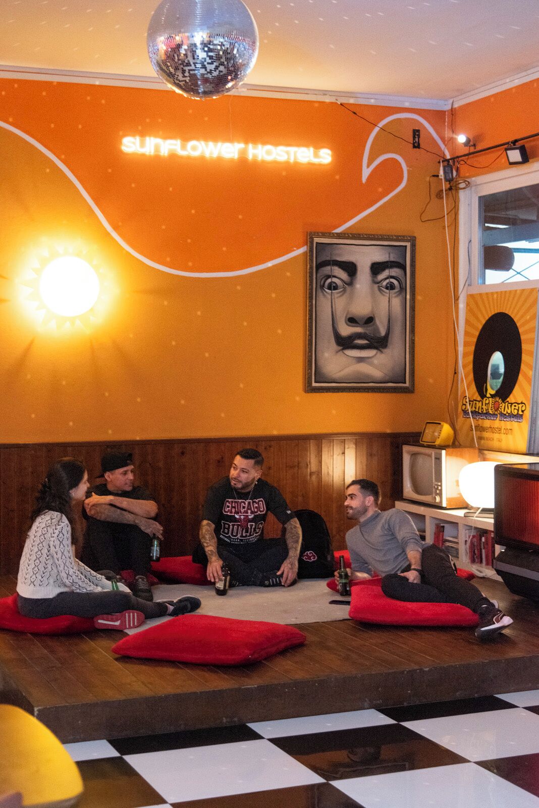 Foto - Sunflower Beach Backpacker Hostel & Bar