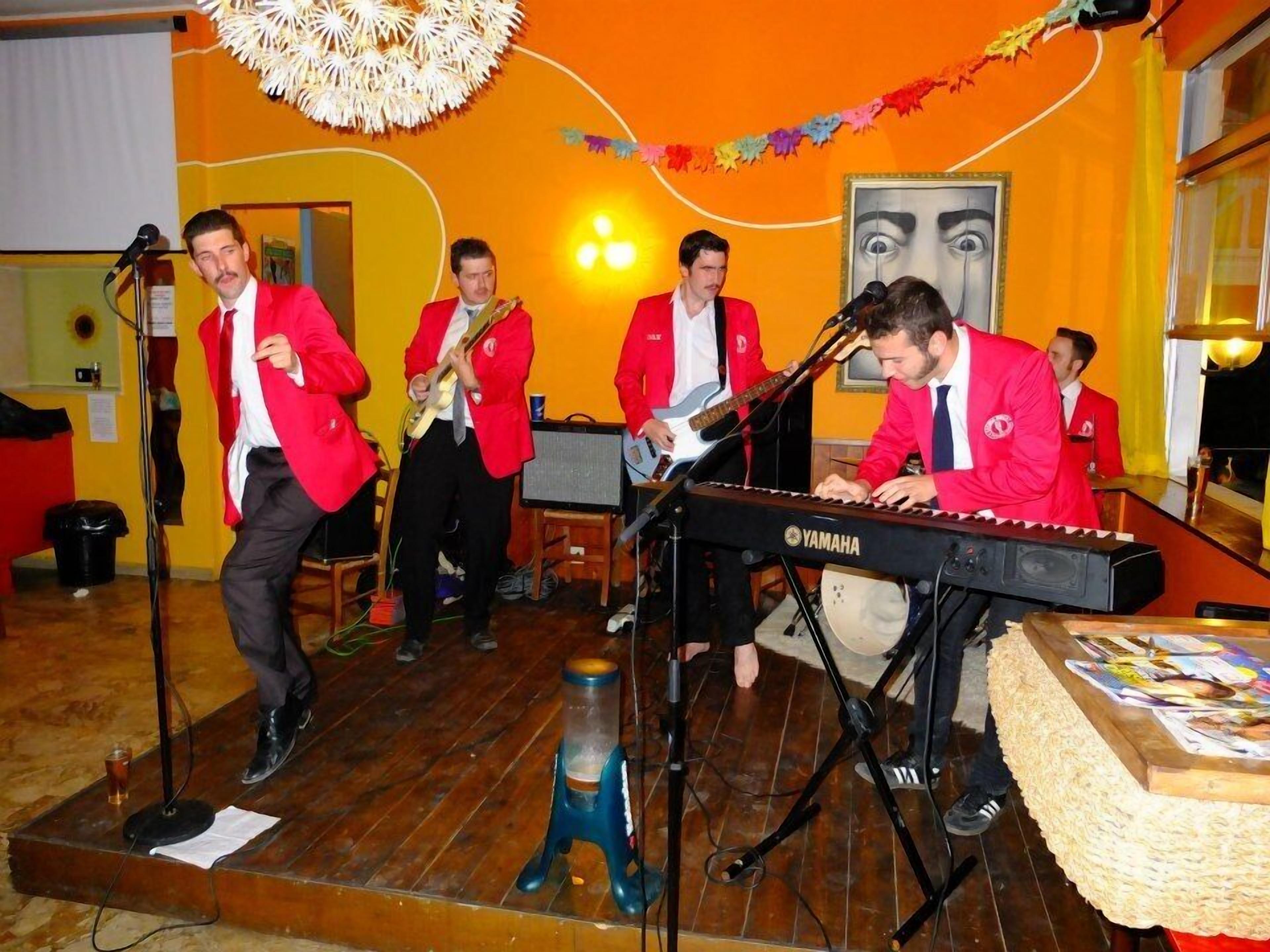 Foto - Sunflower Beach Backpacker Hostel & Bar