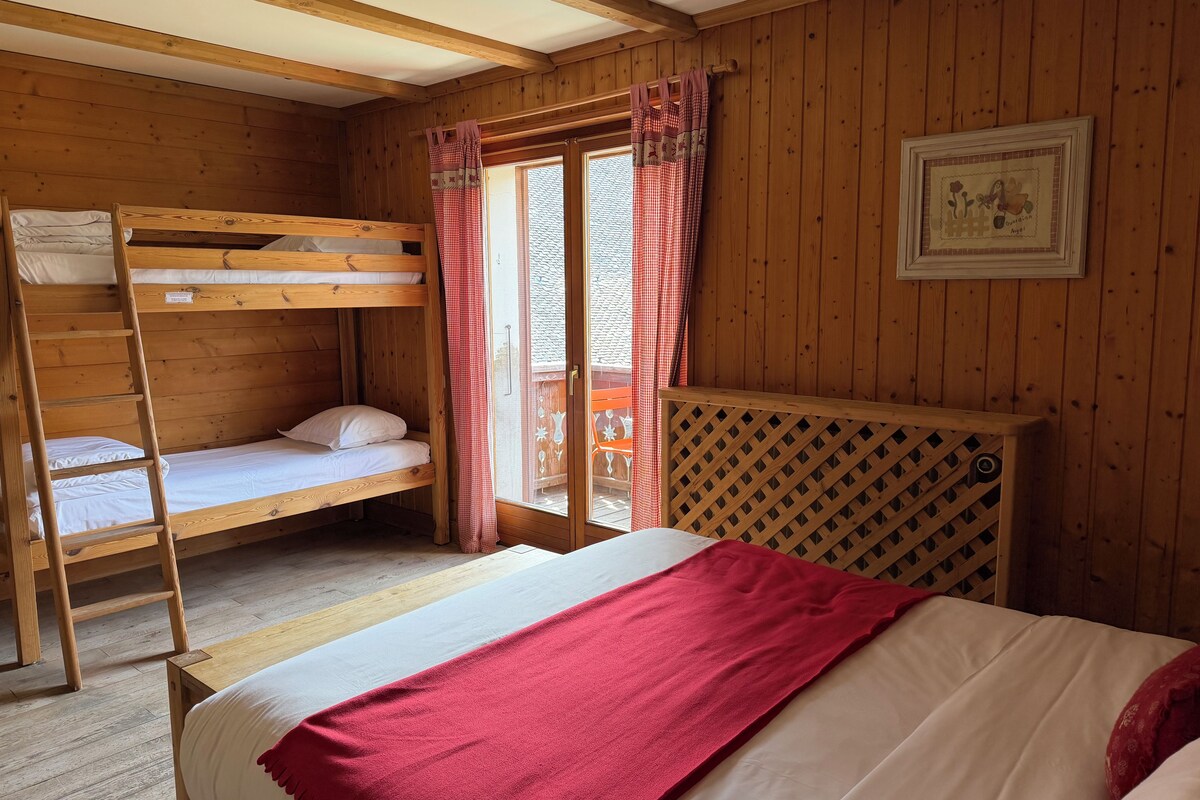Family Room, Balcony, Mountain View | Free cots/infant beds, free WiFi, bed sheets