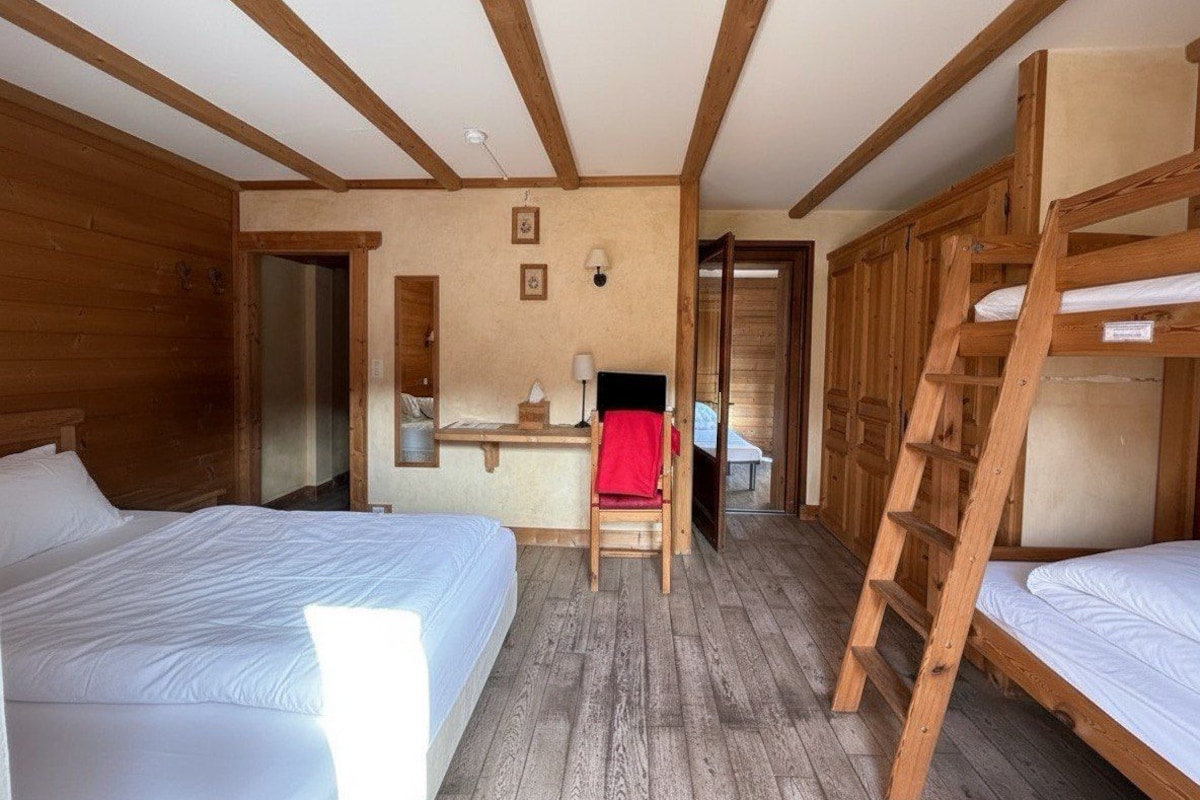 Family Room, Balcony, Mountain View | WiFi (free), bed sheets