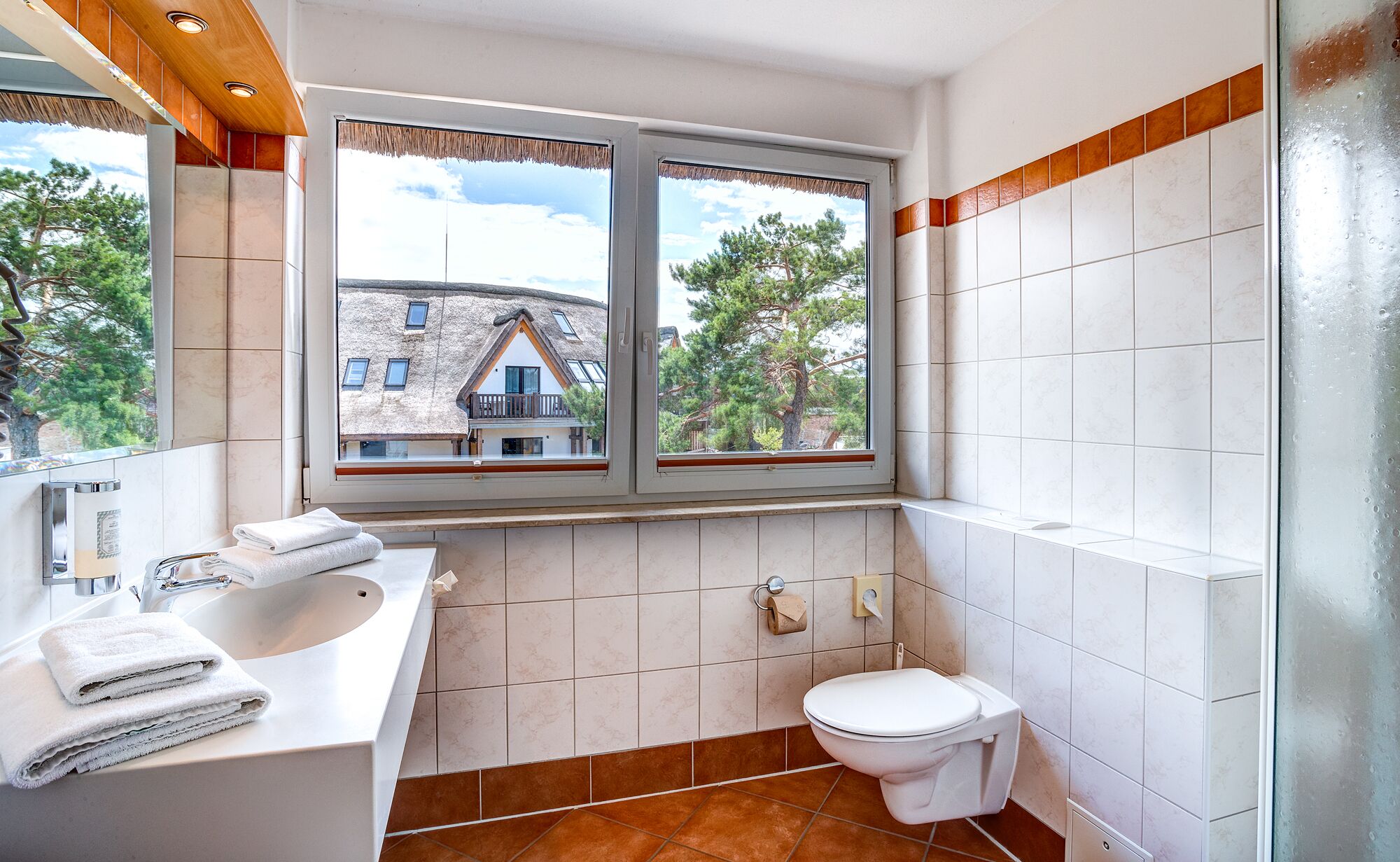 maisonette apartment | bathroom | shower, free toiletries, hair dryer, towels
