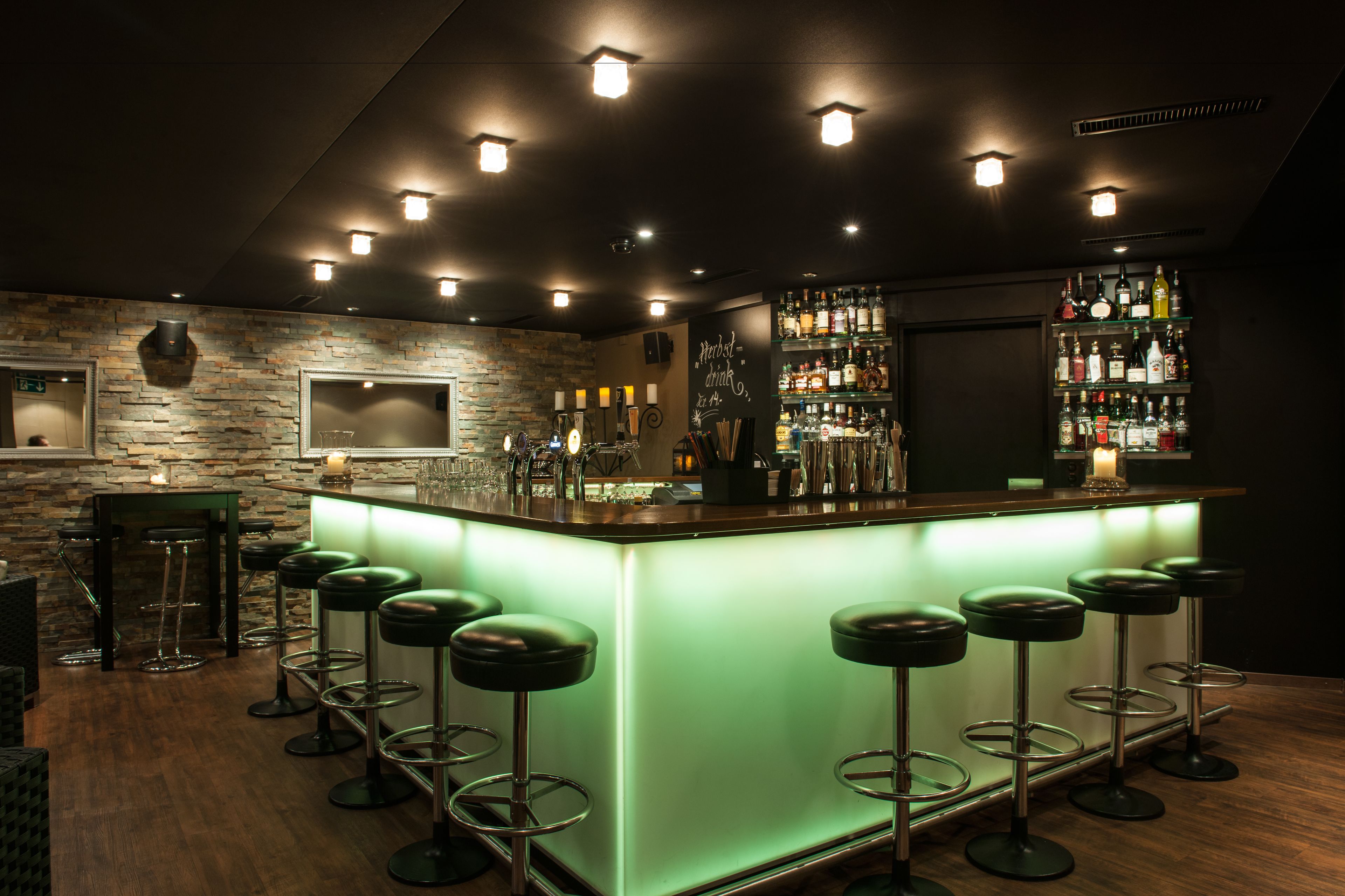 Bar (in der Unterkunft)