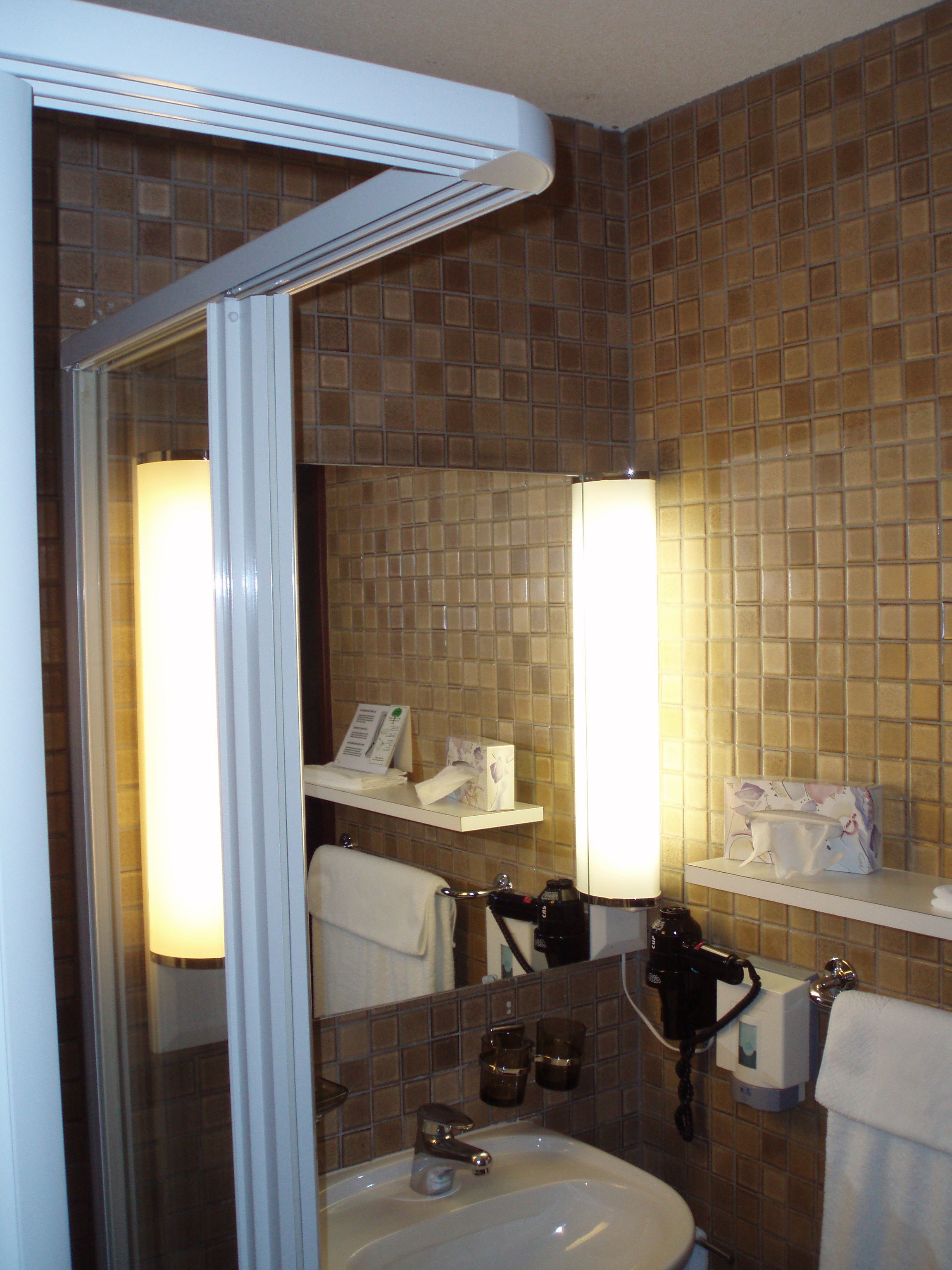 economy double room | room amenity