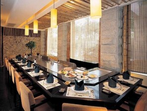 5 restaurants; breakfast, lunch and dinner served  - Windsor Park Hotel Kunshan (Suzhou)