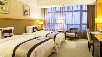 Roupas de cama premium, edredons de pluma, cofres nos quartos