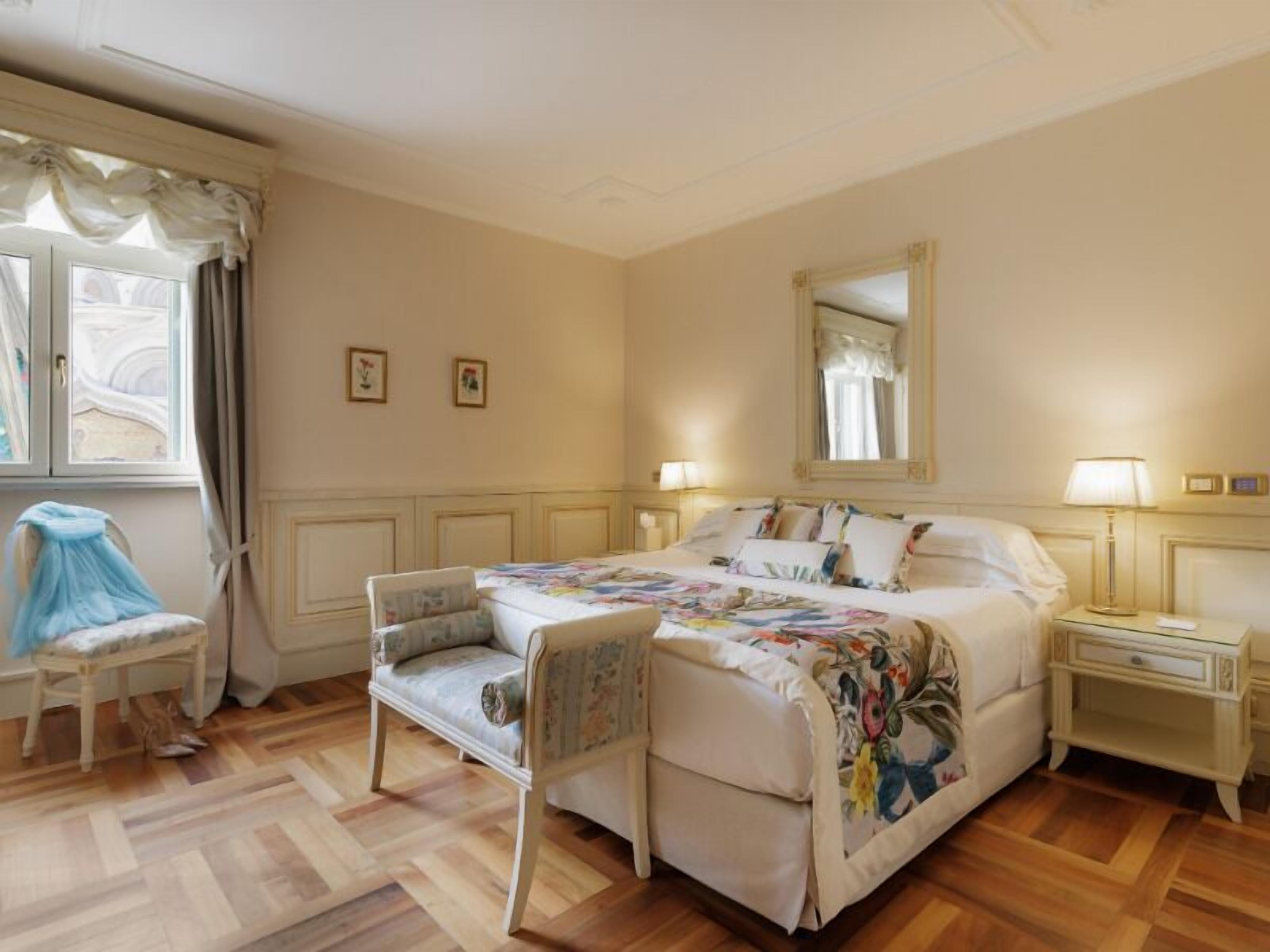 Premium bedding, pillow-top beds, minibar, in-room safe