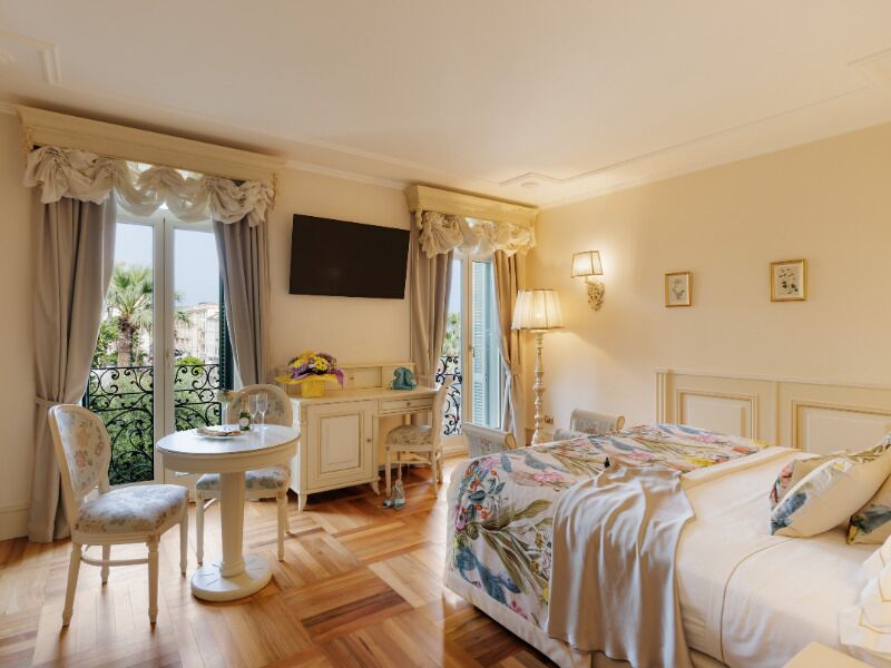 Premium bedding, pillow-top beds, minibar, in-room safe