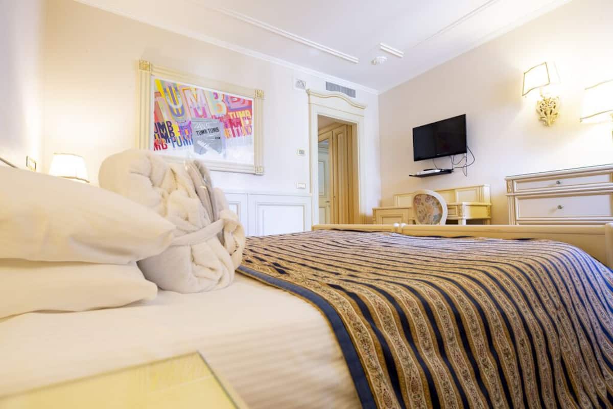 Chambre Double Supérieure pour 1 personne | 1 chambre, literie de qualité supérieure, surmatelas, minibar