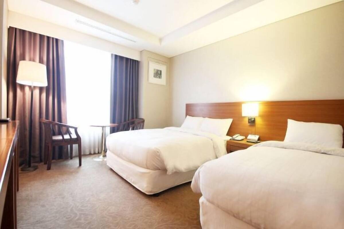 Minibar, wifi gratis, ropa de cama