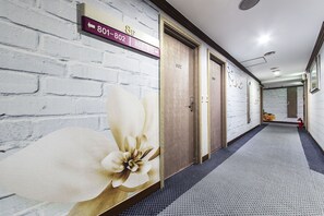 Hallway - Jam Sil Tourist Hotel (Seoul)