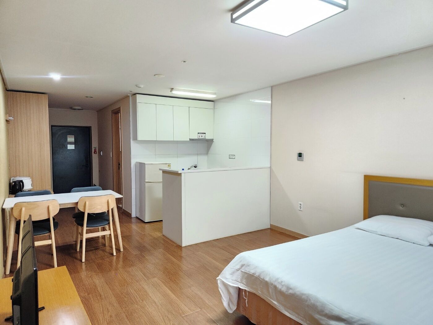 Willow Double Bed Room | Chambres insonorisées, Wi-Fi gratuit, draps fournis