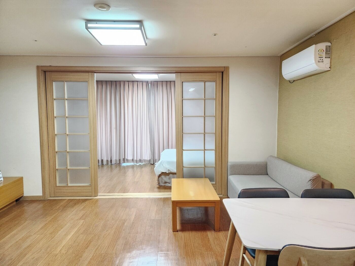 Oak Double Bed Room | Chambres insonorisées, Wi-Fi gratuit, draps fournis