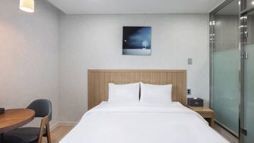 Rideaux occultants, fer et planche à repasser, Wi-Fi gratuit