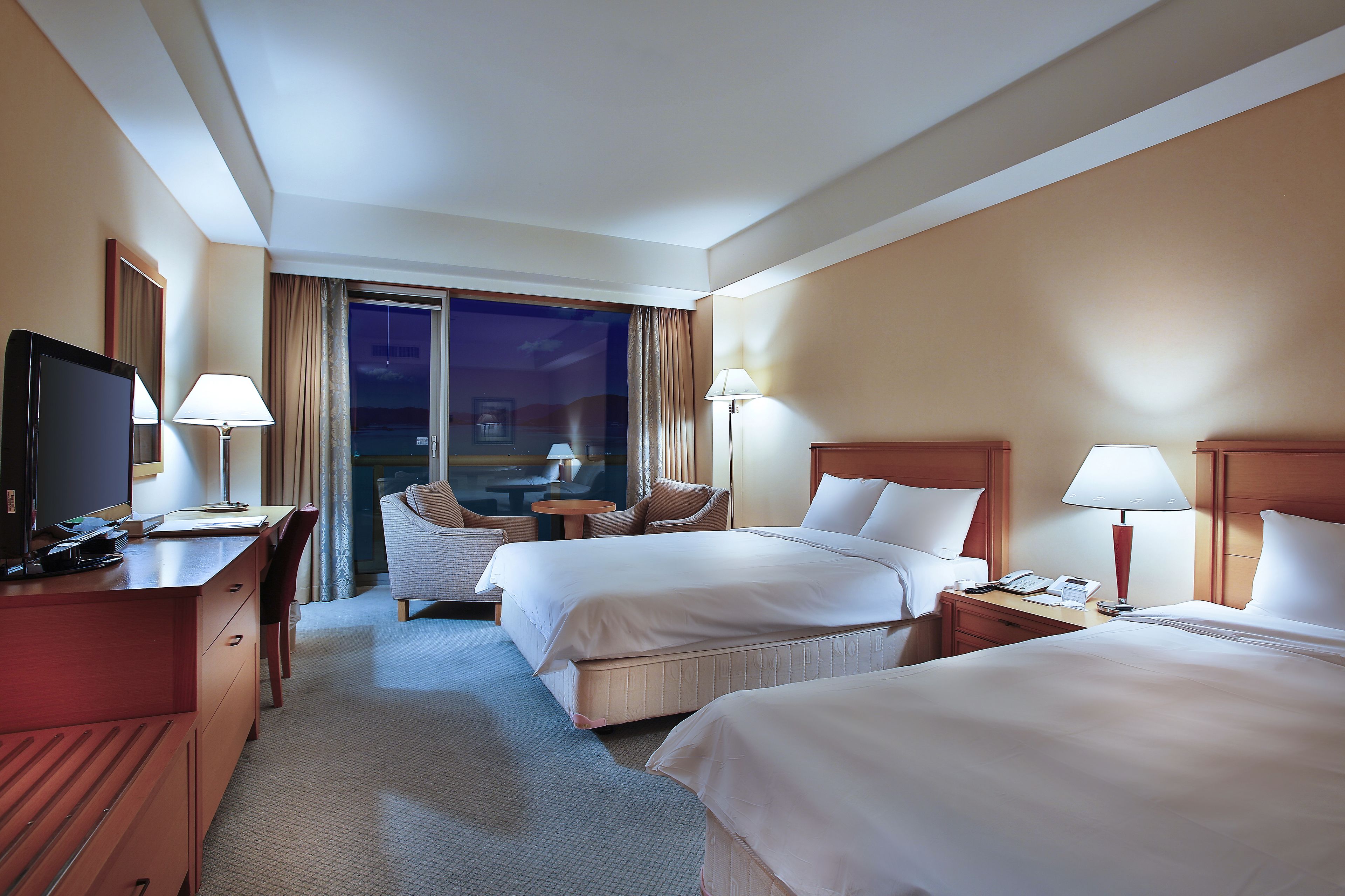 1 bedroom, premium bedding, minibar, in-room safe