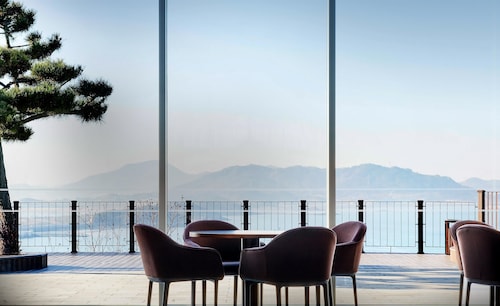 Hotel Hyundai by Lahan Mokpo