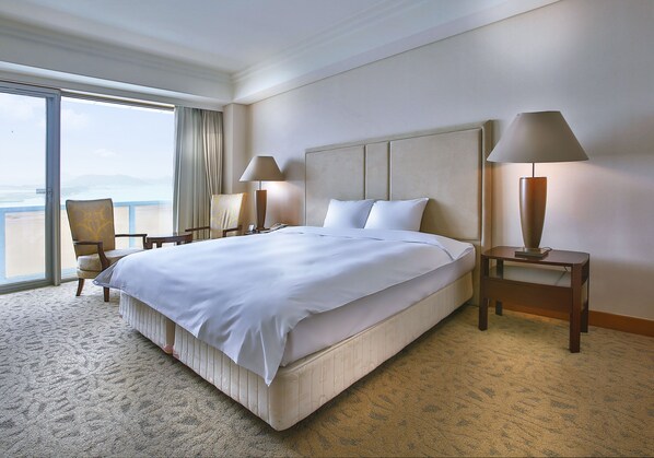 1 bedroom, premium bedding, minibar, in-room safe