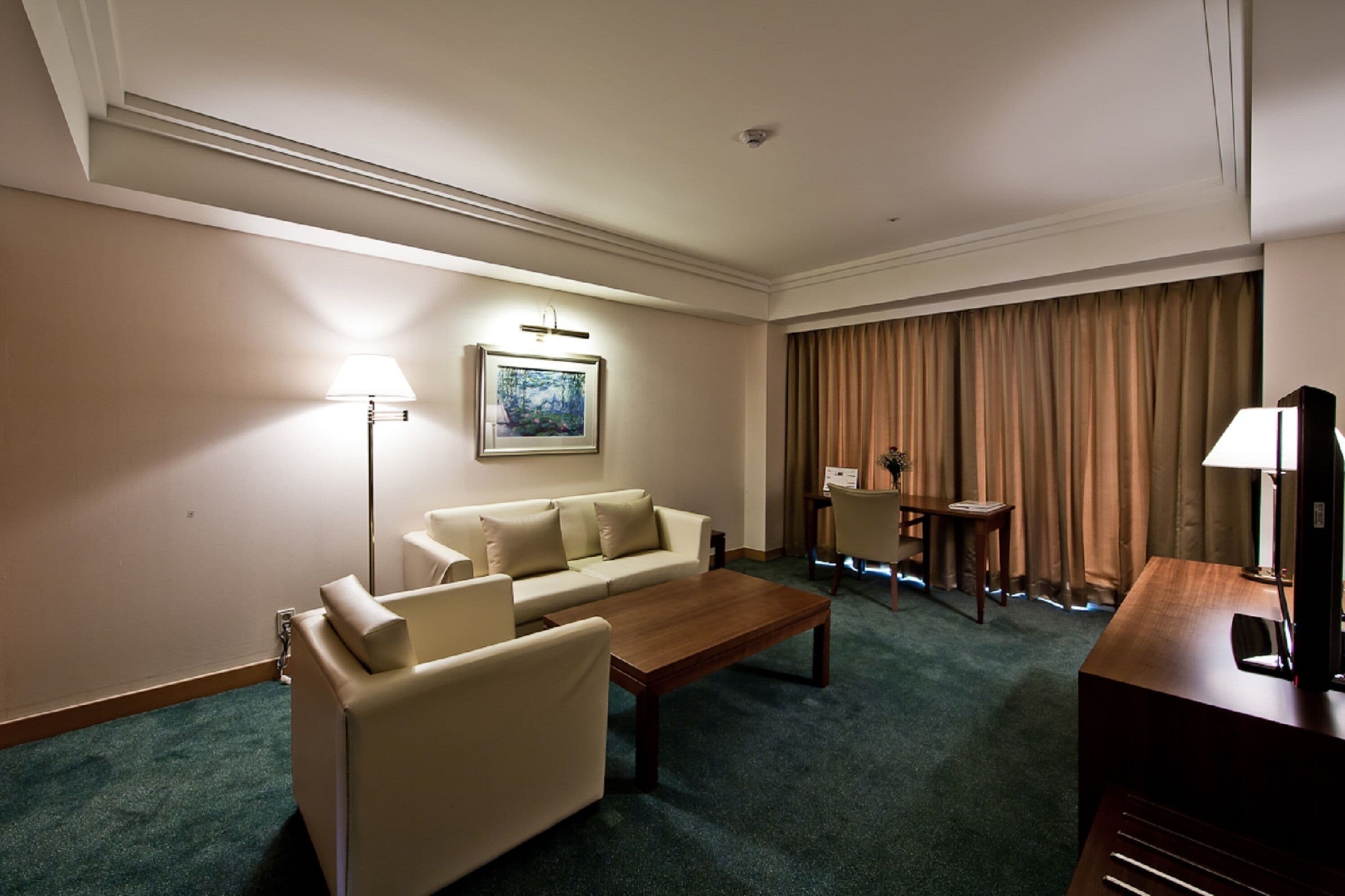 junior suite twin ocean view | 1 bedroom, premium bedding, minibar, in-room safe
