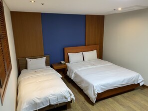 極品客房 | 高級寢具、羽絨被、免費迷你吧、布置獨特
