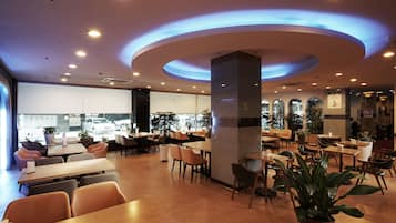 Free daily local cuisine breakfast