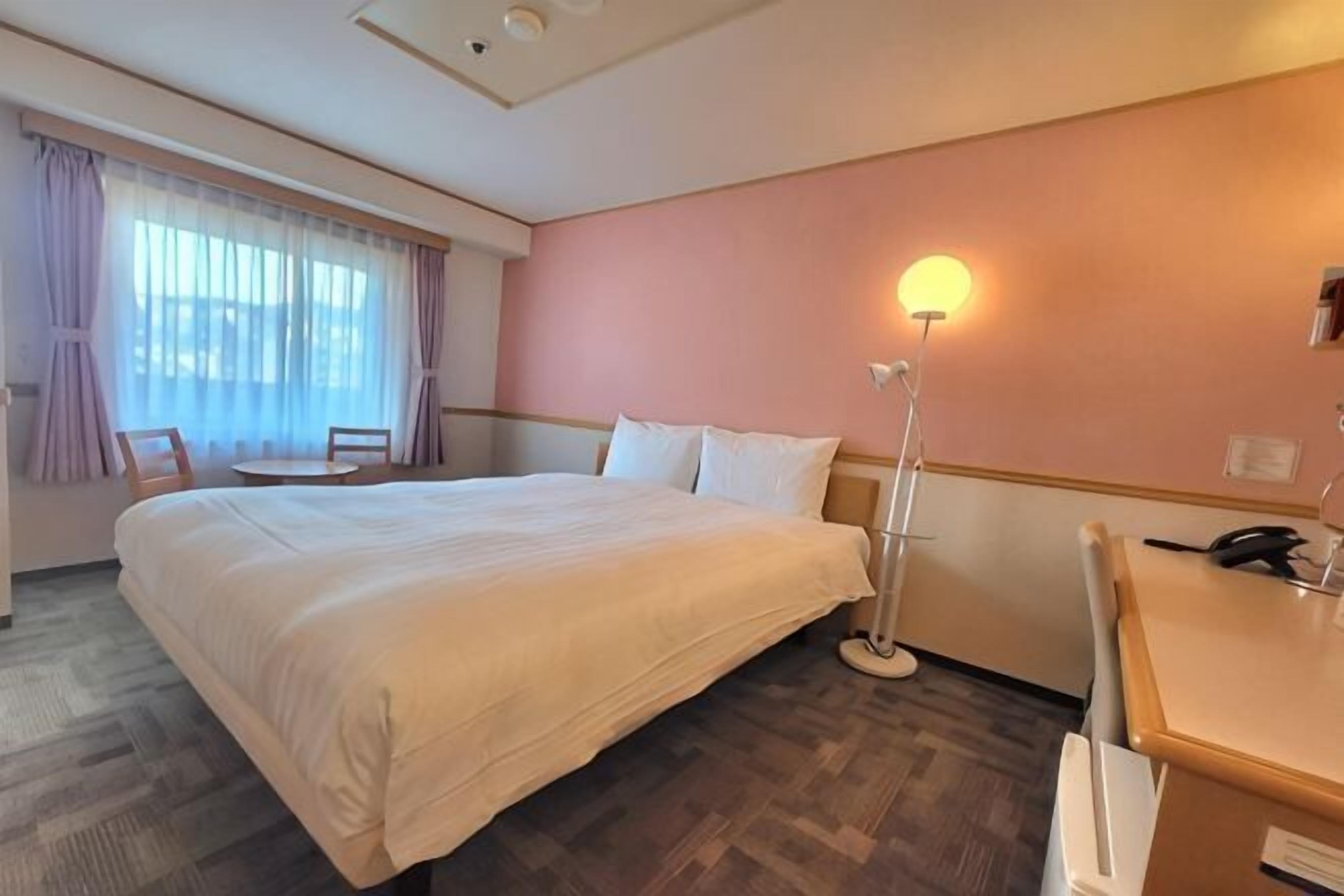 1 bedroom, in-room safe, desk, iron/ironing board