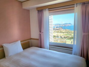 1 bedroom, in-room safe, desk, iron/ironing board - Toyoko Inn Busan Jungang Station (Busan)