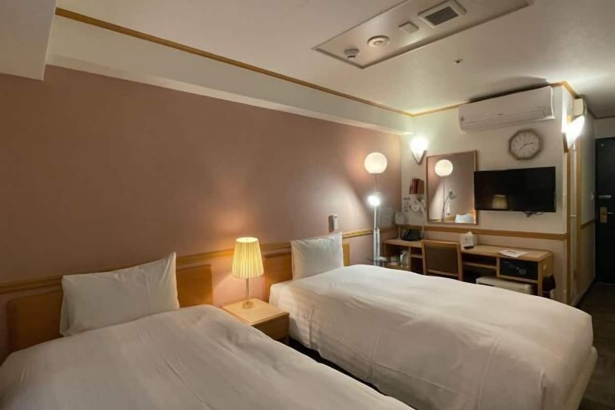 In-room safe, desk, iron/ironing board, free WiFi