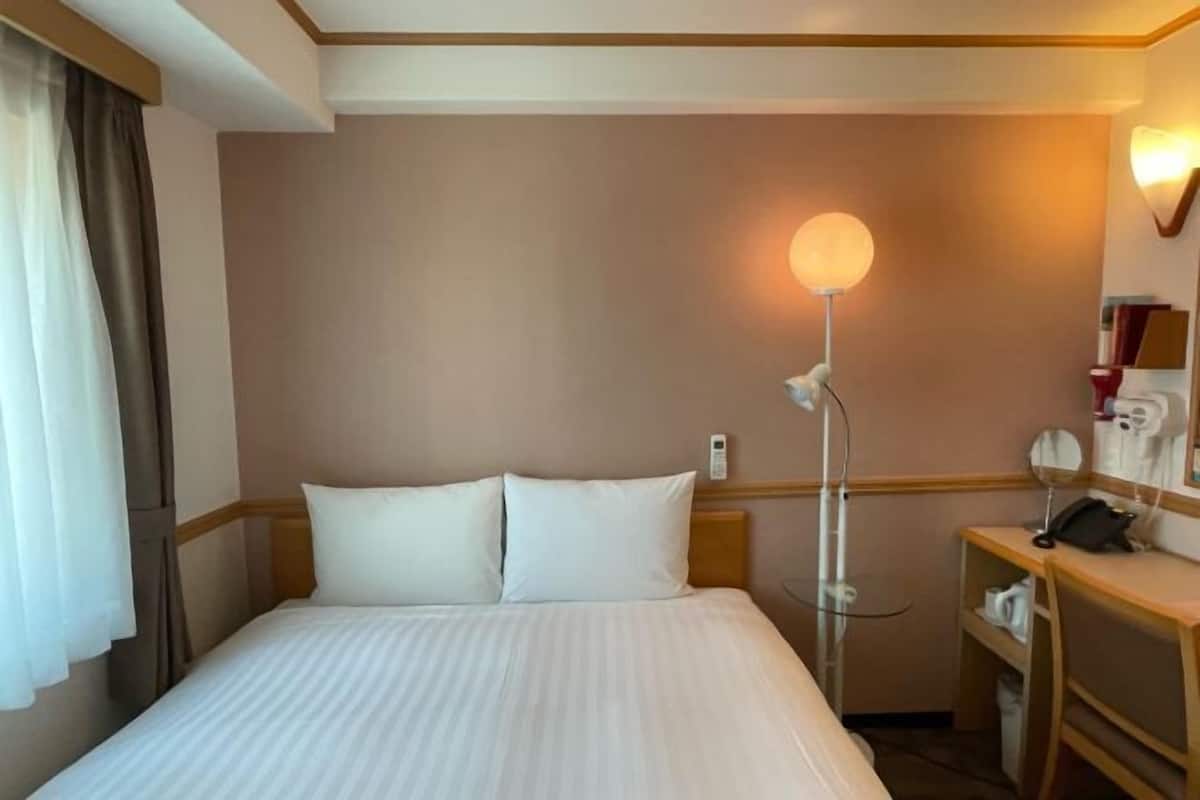 In-room safe, desk, iron/ironing board, free WiFi