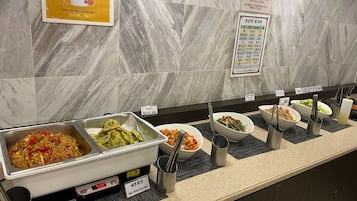 Free daily buffet breakfast